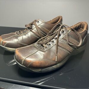 Elegant Brown Leather Men's Sneakers